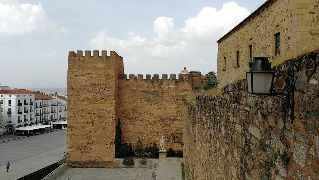 Pintores Rooms Apartamentos Turisticos Caces Dış mekan fotoğraf