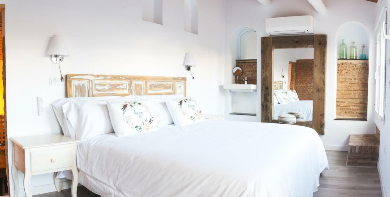 Pintores Rooms Apartamentos Turisticos Caces Dış mekan fotoğraf
